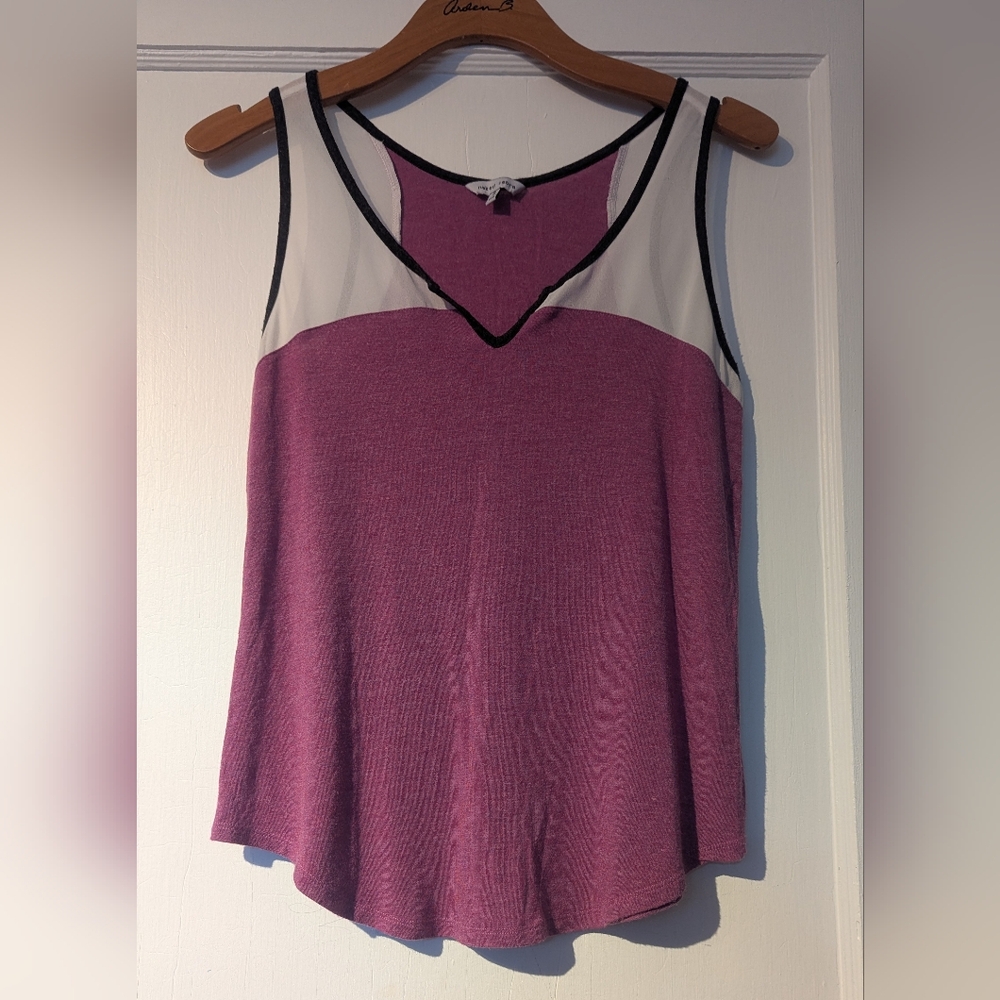 Naked Zebra Women's Purple Stretchy Sleeveless Top. Size Small